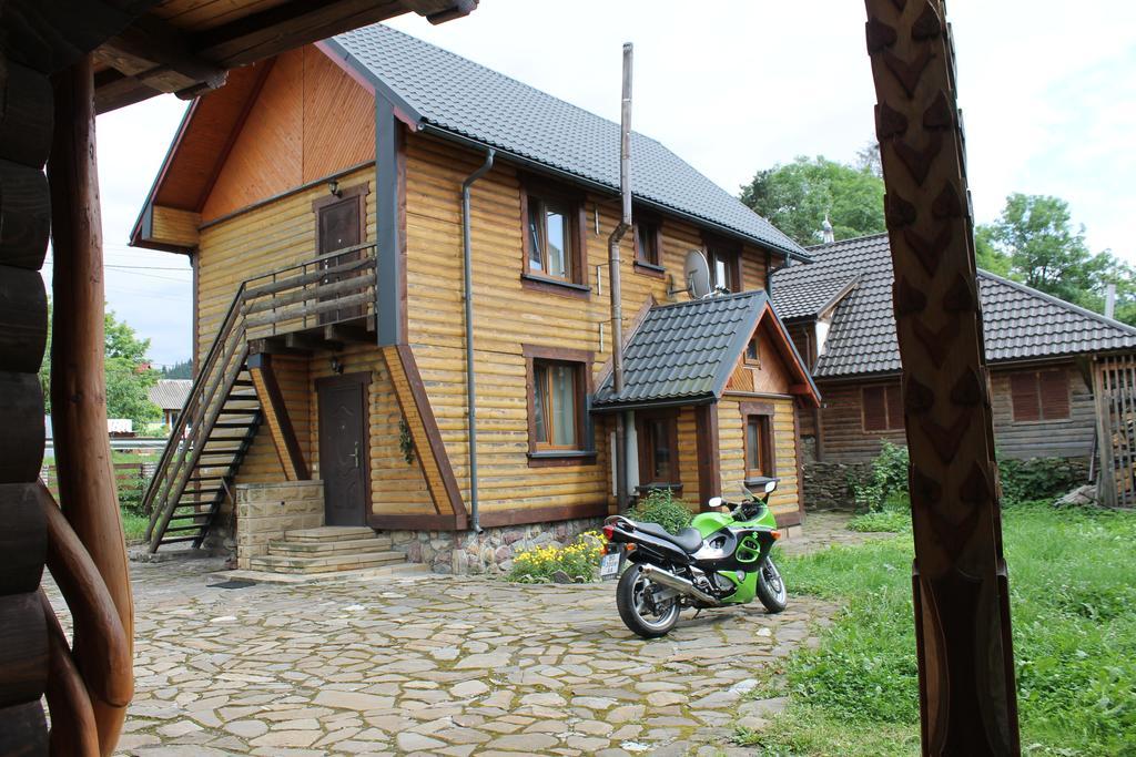 Cottage U Yaremy Mykulychyn Exterior foto